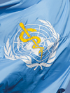 Photo: Flagge der Weltgesundheitsorganisation, Themen-Special "Globale Gesundheit stärken"